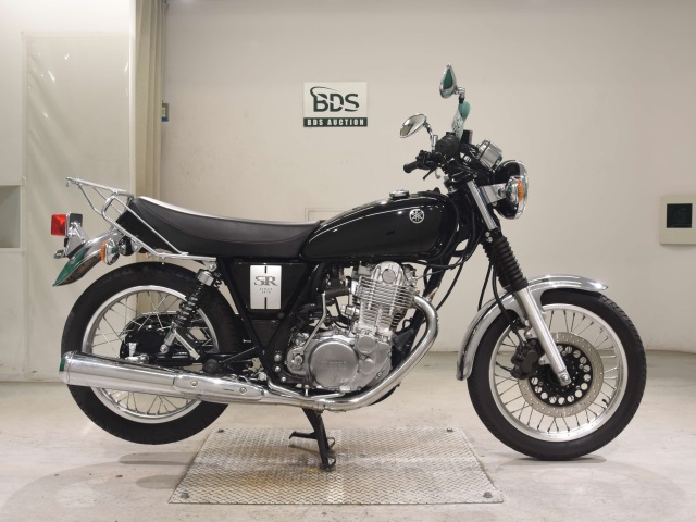 Yamaha SR400 2019