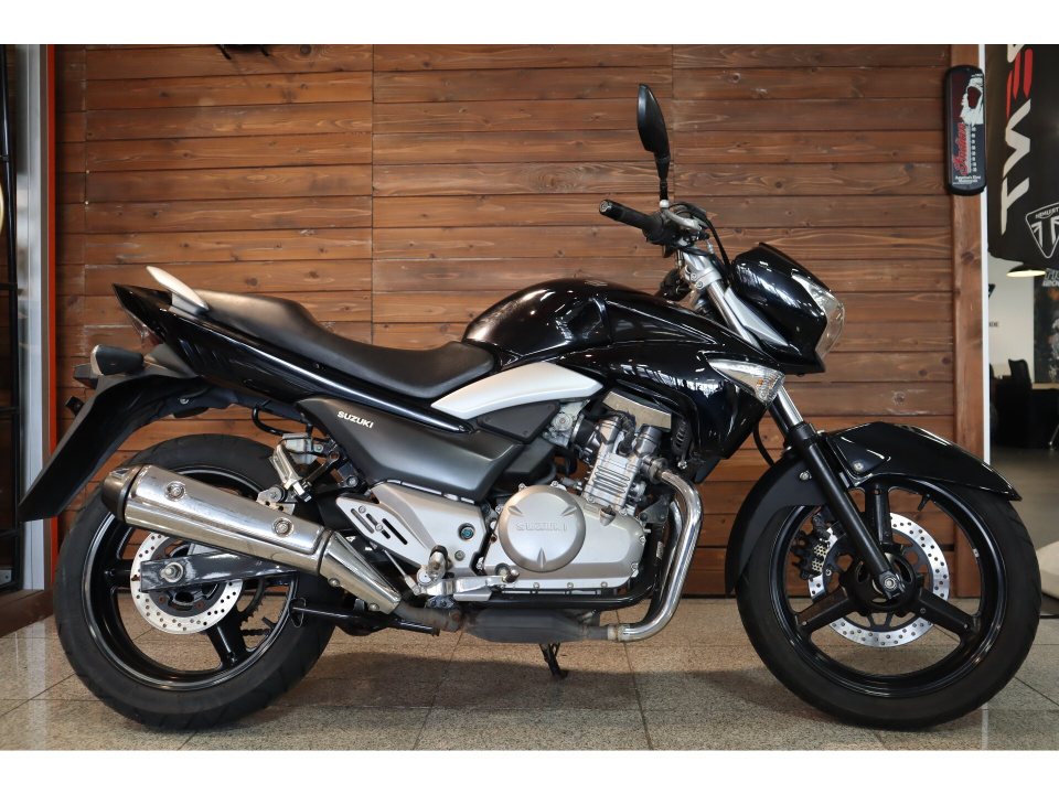 Suzuki GSR250