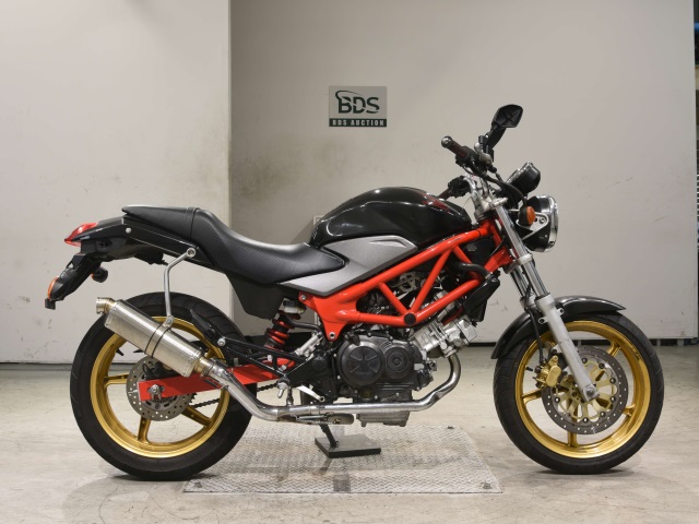 Honda VTR250 2011
