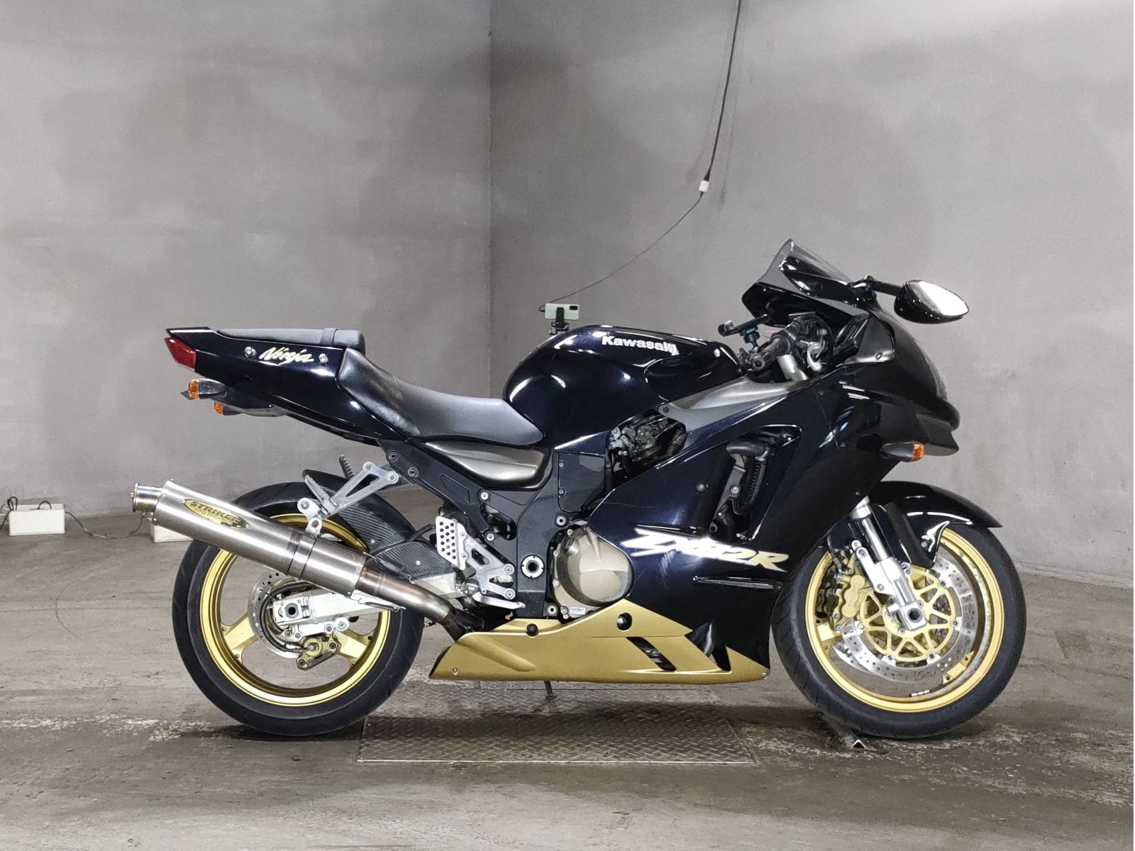 Kawasaki NINJA ZX-12R 2002