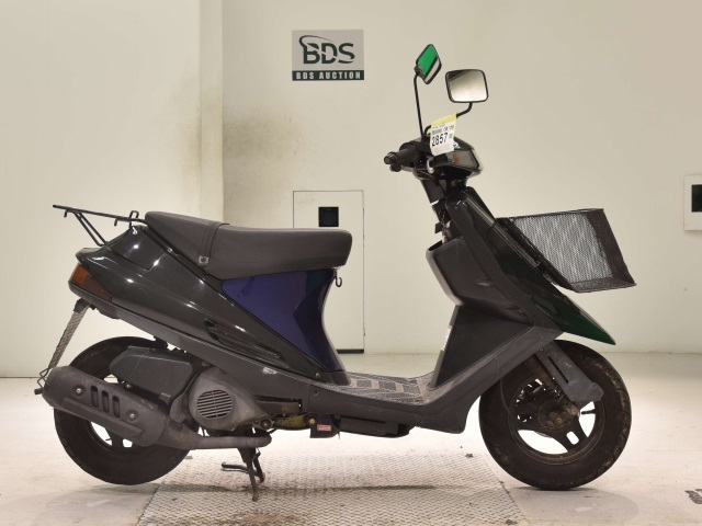 Suzuki ADDRESS V100
