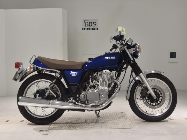 Yamaha SR400 2021