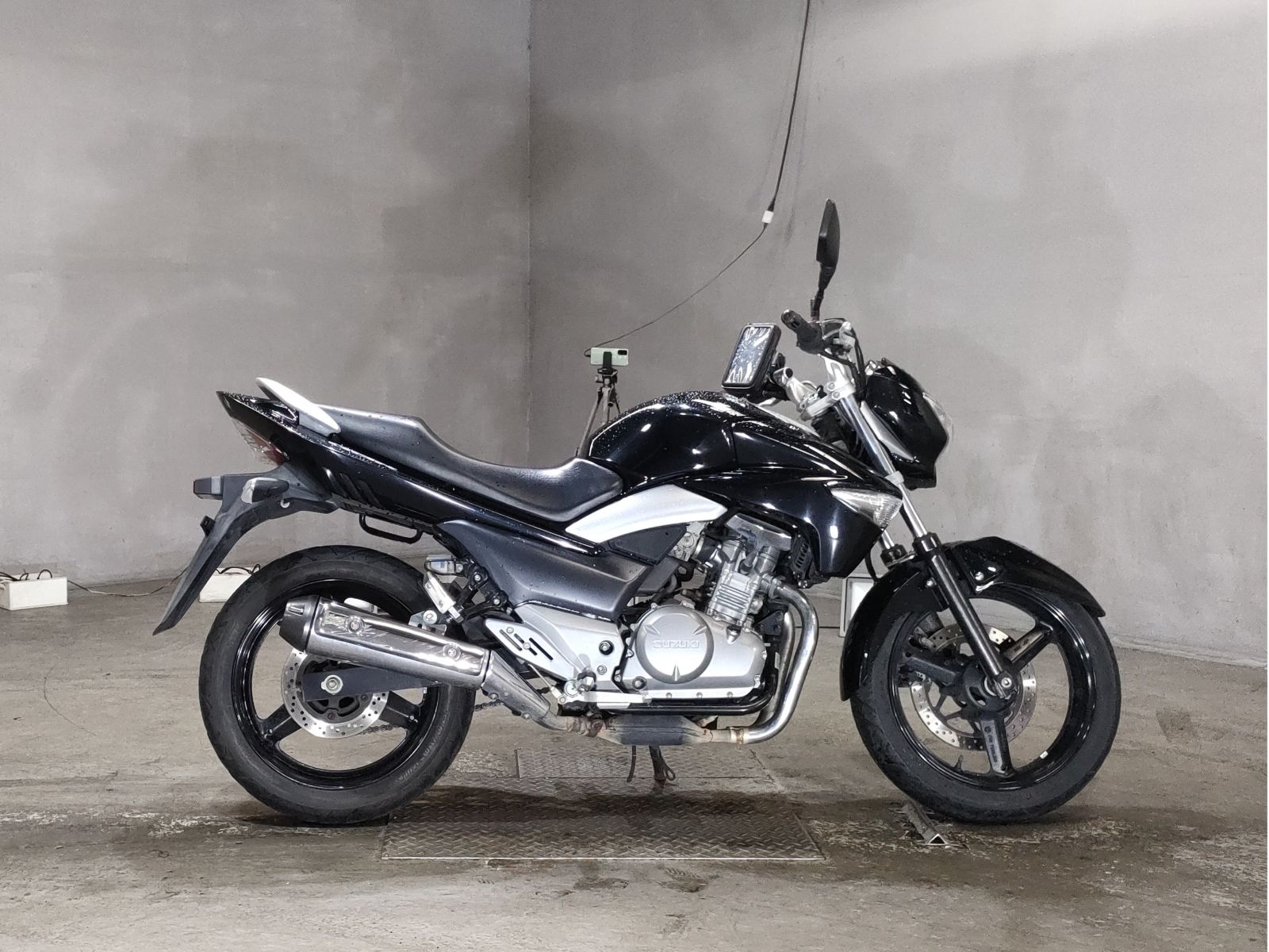 Suzuki GSR250
