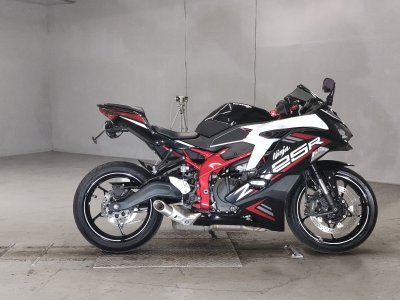 Kawasaki NINJA ZX-25R KRT 2021
