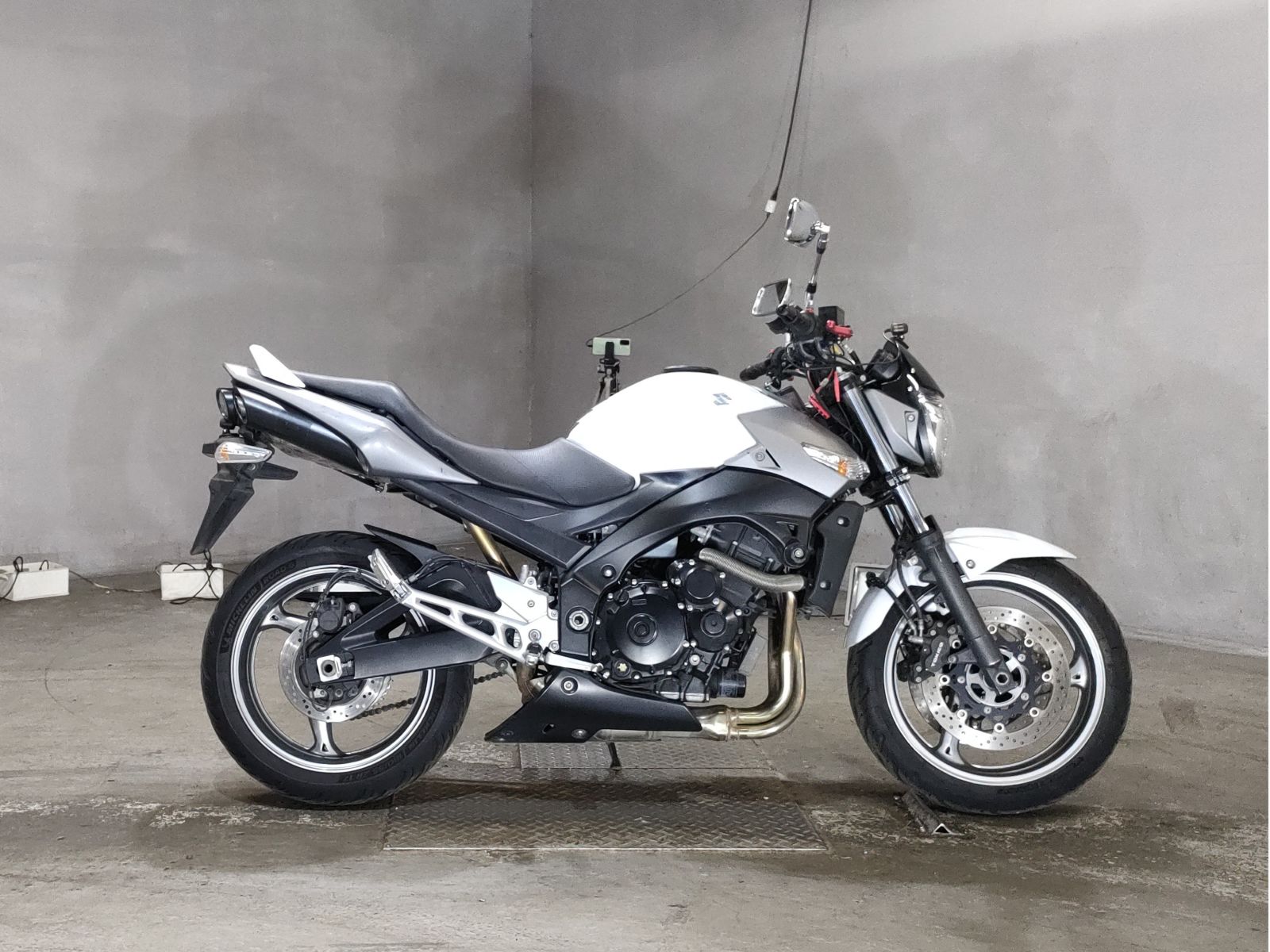 Suzuki GSR400 2015