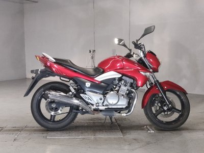 Suzuki GSR250
