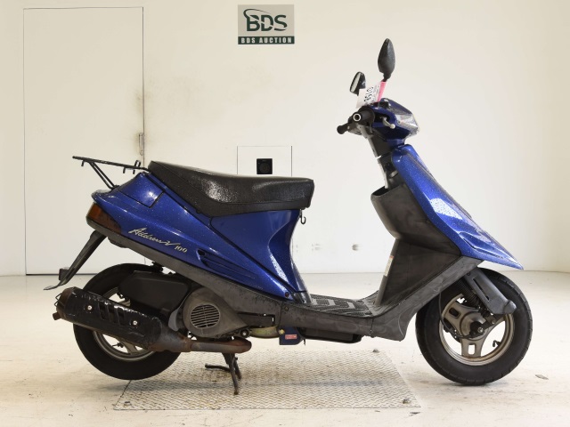 Suzuki ADDRESS V100