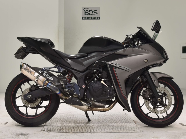 Yamaha YZF-R25A 2016