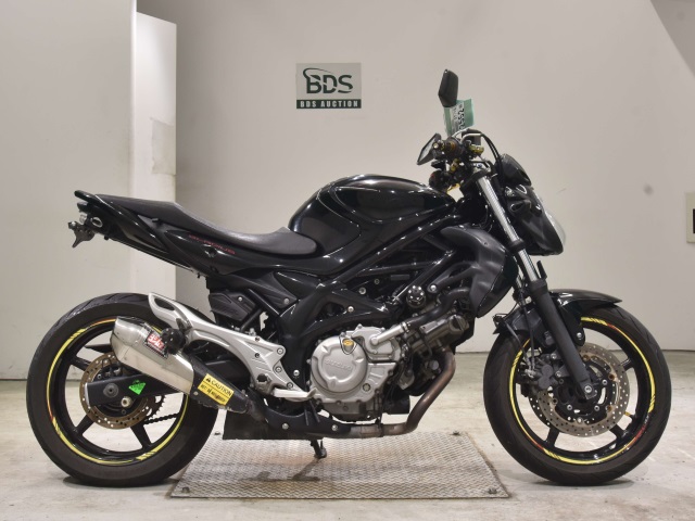 Suzuki GLADIUS SFV400 2013