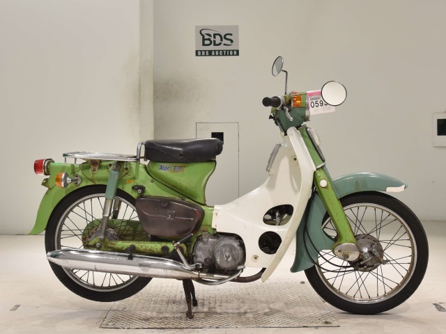 Honda C90 1976