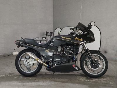 Kawasaki GPZ900R 1999