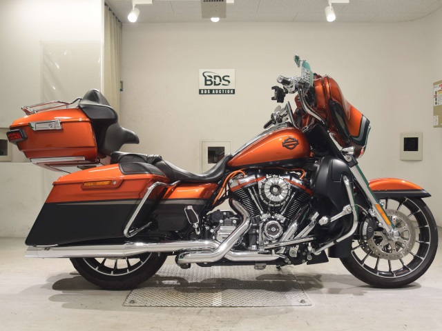 HD STREET GLIDE FLHXSE1920 CVO 2018