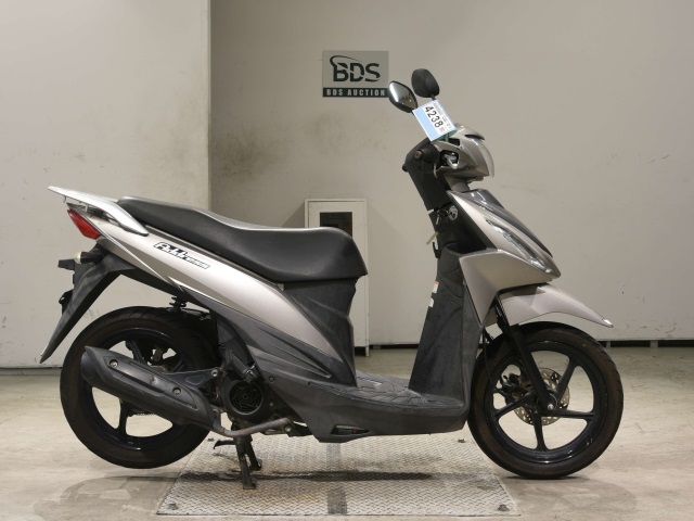 Suzuki ADDRESS V110