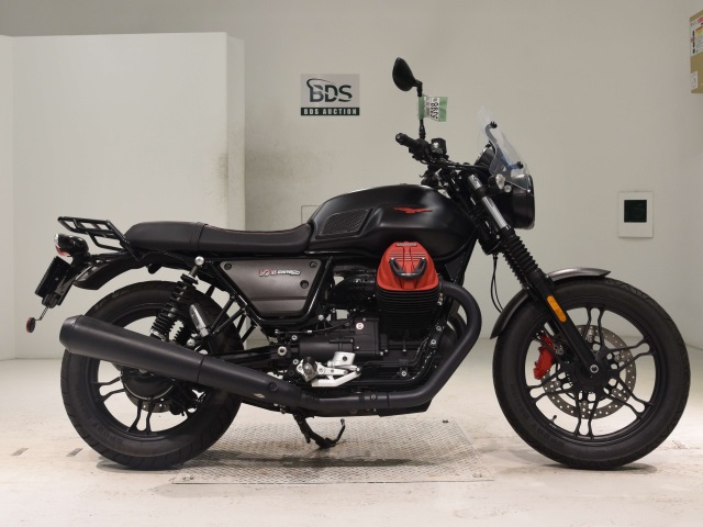Moto Guzzi V7 3 CARBON 2019