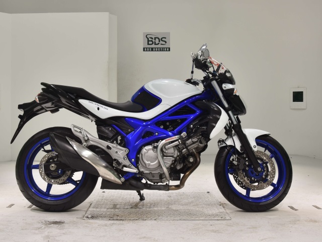Suzuki GLADIUS SFV400 2011