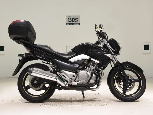 Suzuki GSR250