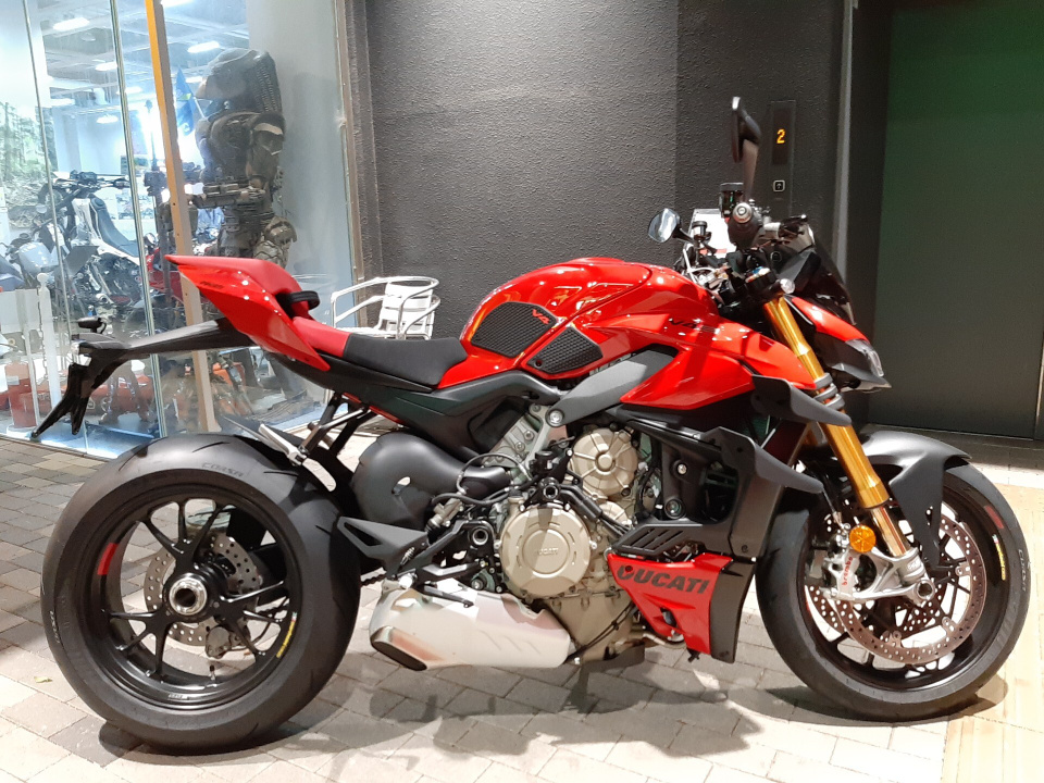 Ducati STREETFIGHTER V4S 2024