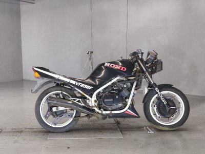 Honda VT250F XELVIS 1984