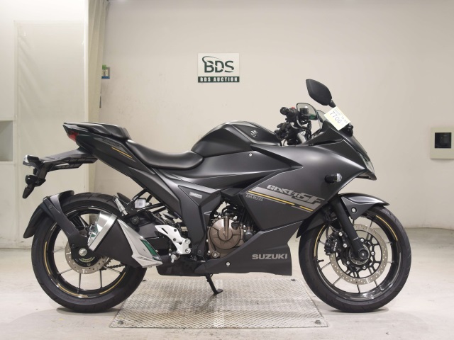 Suzuki GIXXER250SF