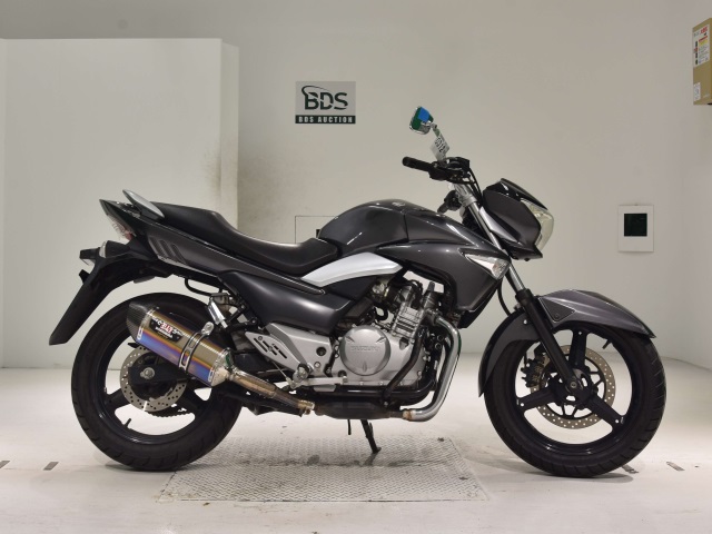 Suzuki GSR250