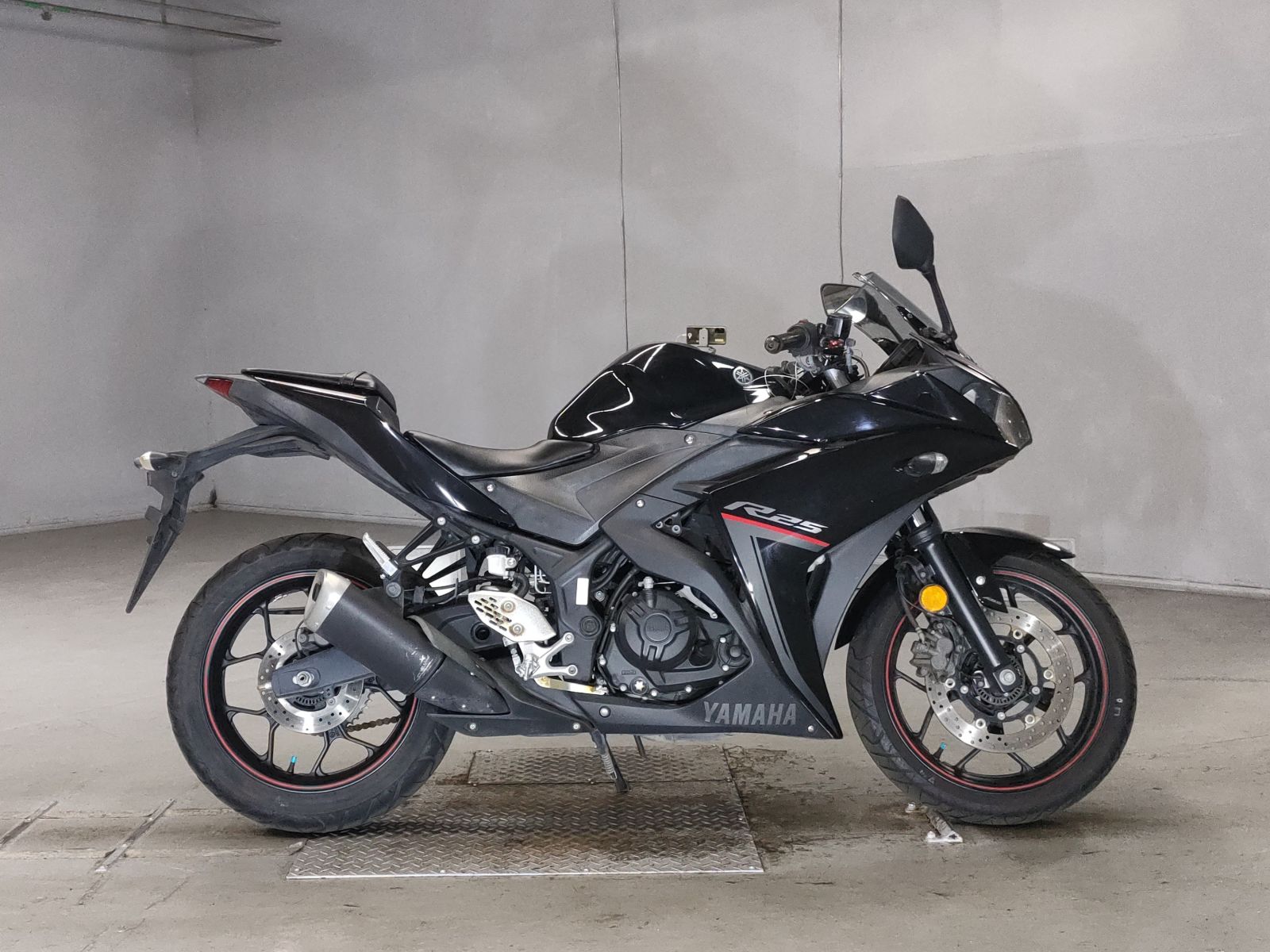 Yamaha YZF-R25 2018