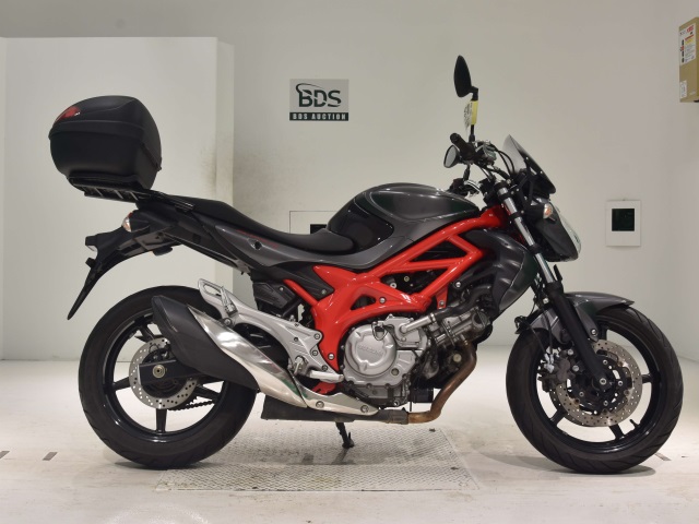 Suzuki GLADIUS SFV400 2013