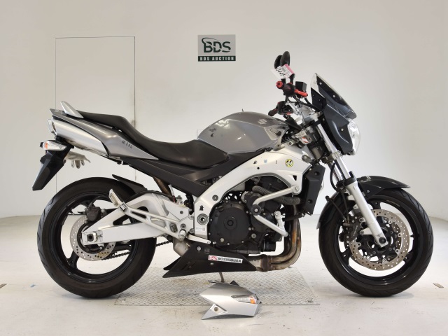 Suzuki GSR600 2006