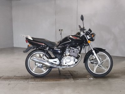Suzuki EN125 2011