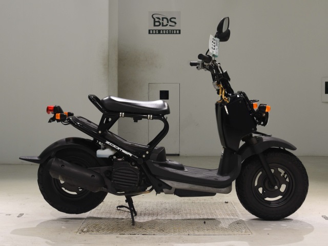 Honda ZOOMER 2011