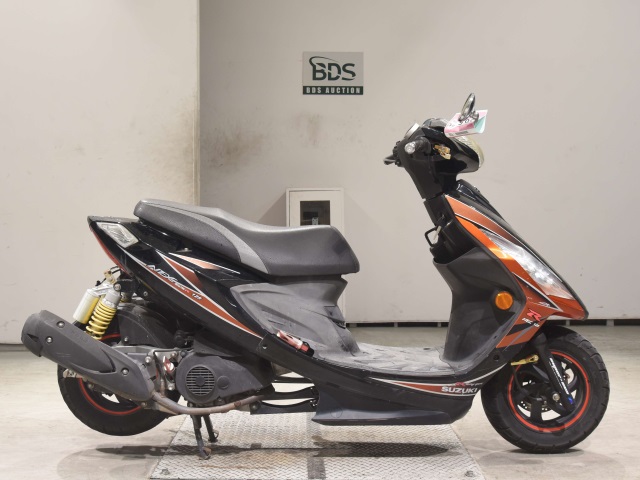 Suzuki GSR125 2011