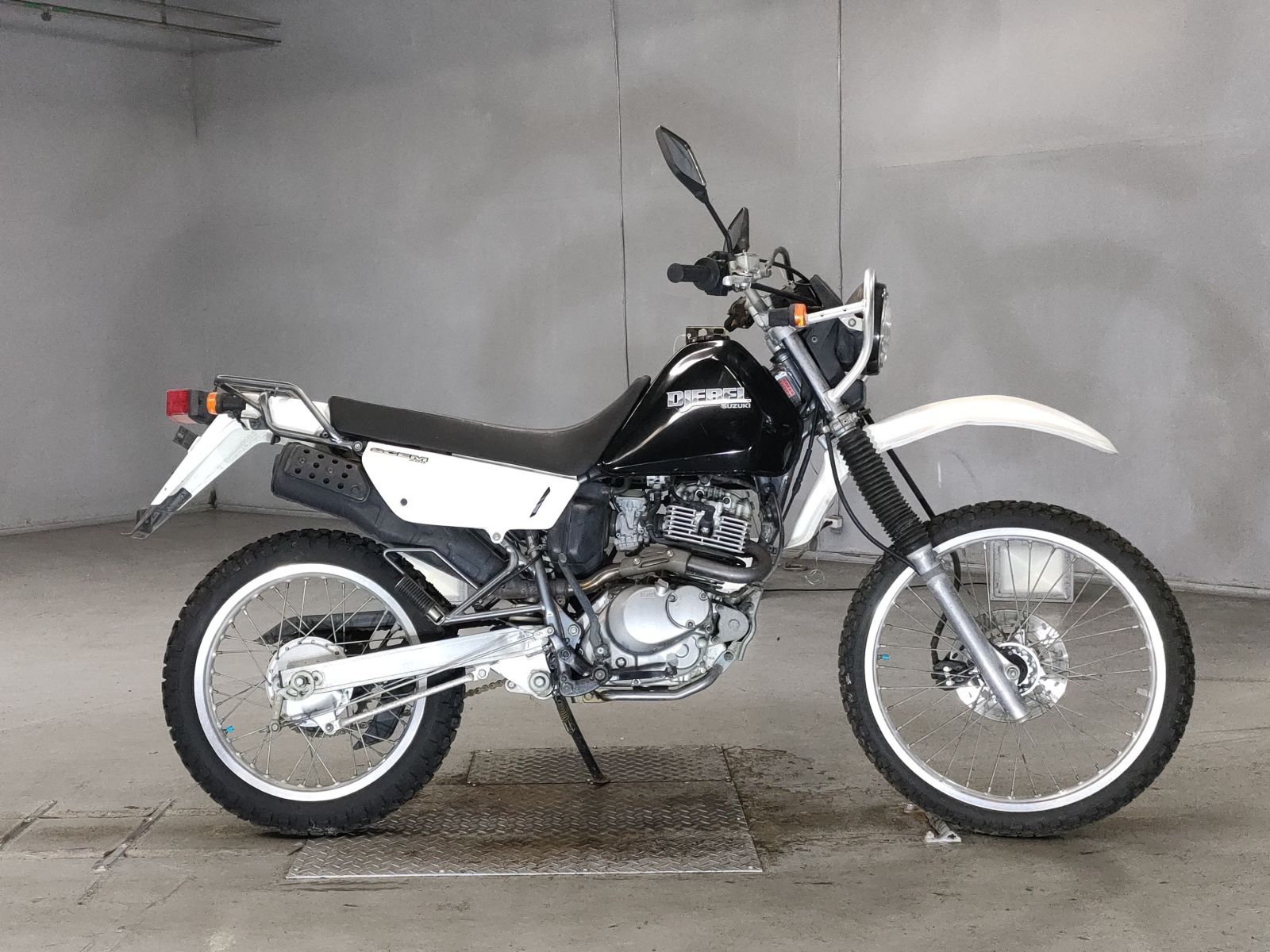 Suzuki DJEBEL200 2003