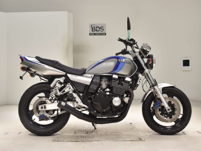 Yamaha XJR400 2004