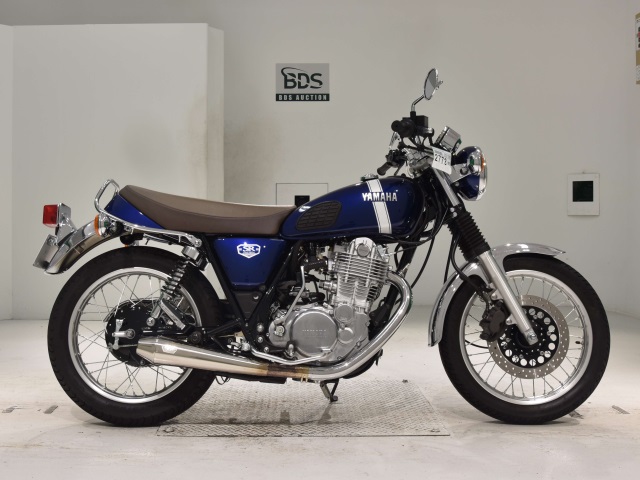 Yamaha SR400 2023