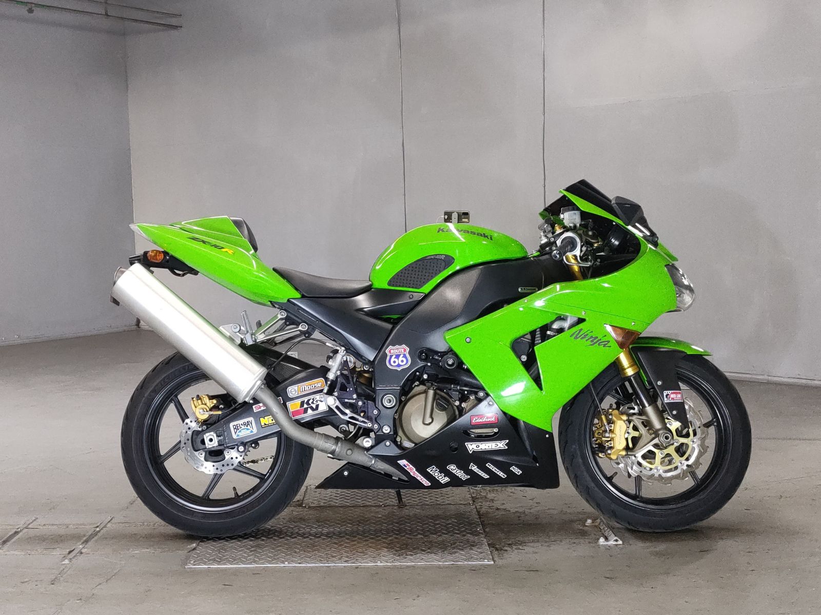 Kawasaki NINJA ZX-10R 2005