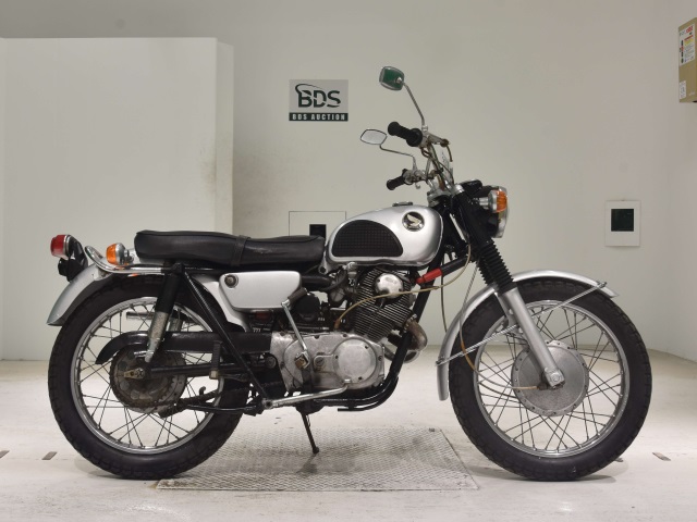 Honda CL72 1982