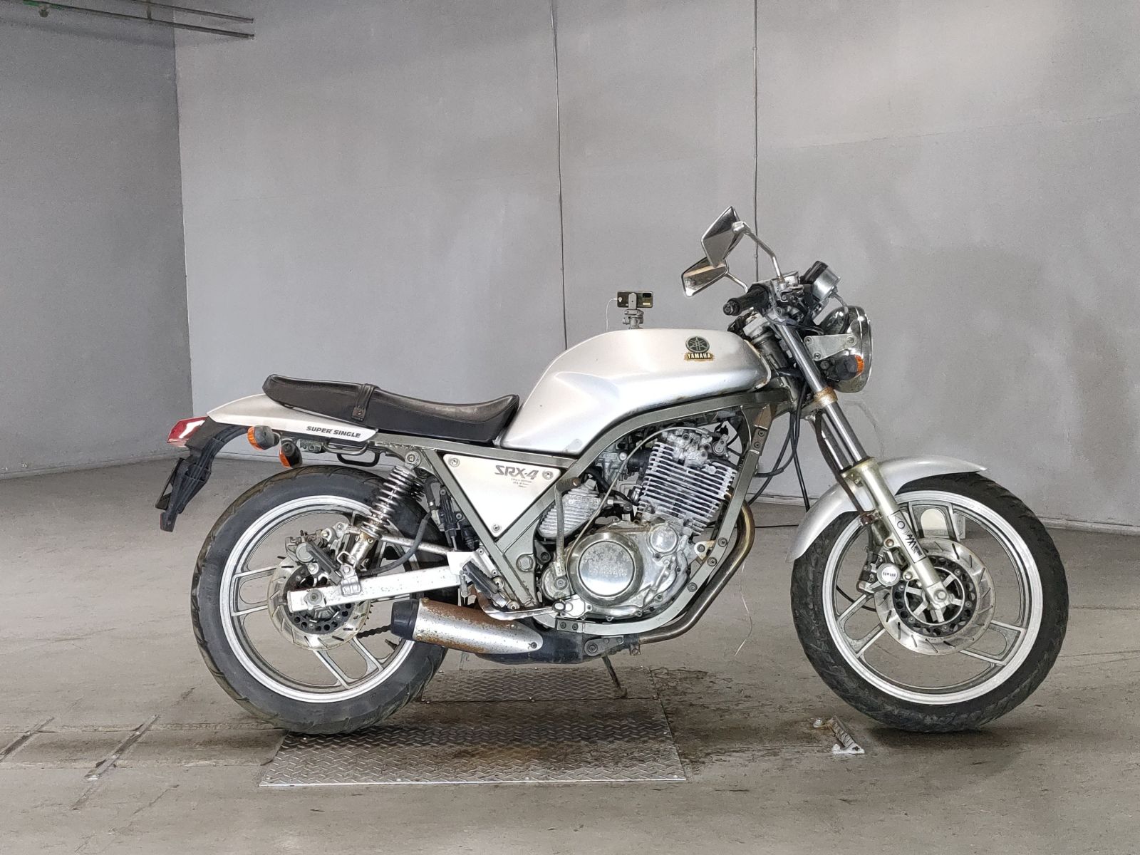Yamaha SRX400 1985