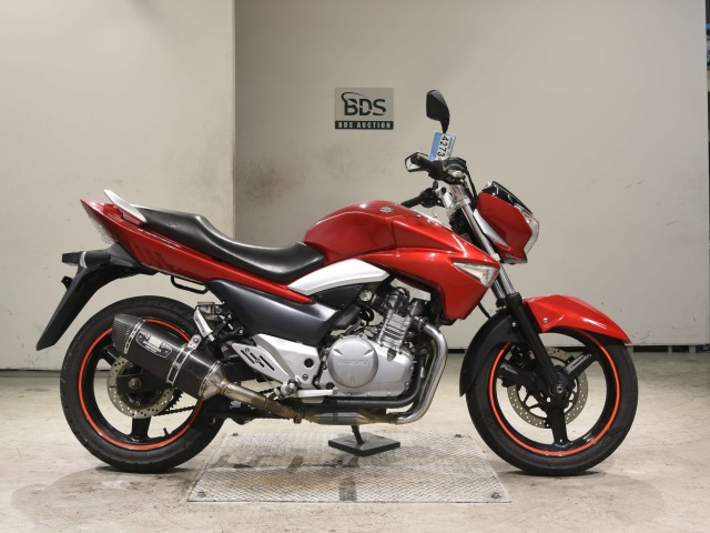 Suzuki GSR250