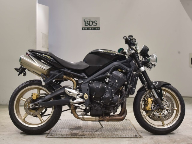 Triumph STREET TRIPLE R 2011