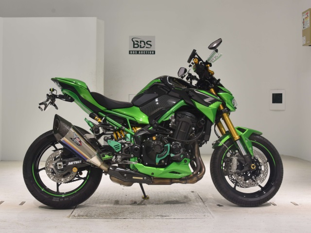 Kawasaki Z900-2SE 2022