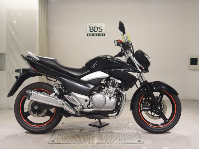 Suzuki GSR250