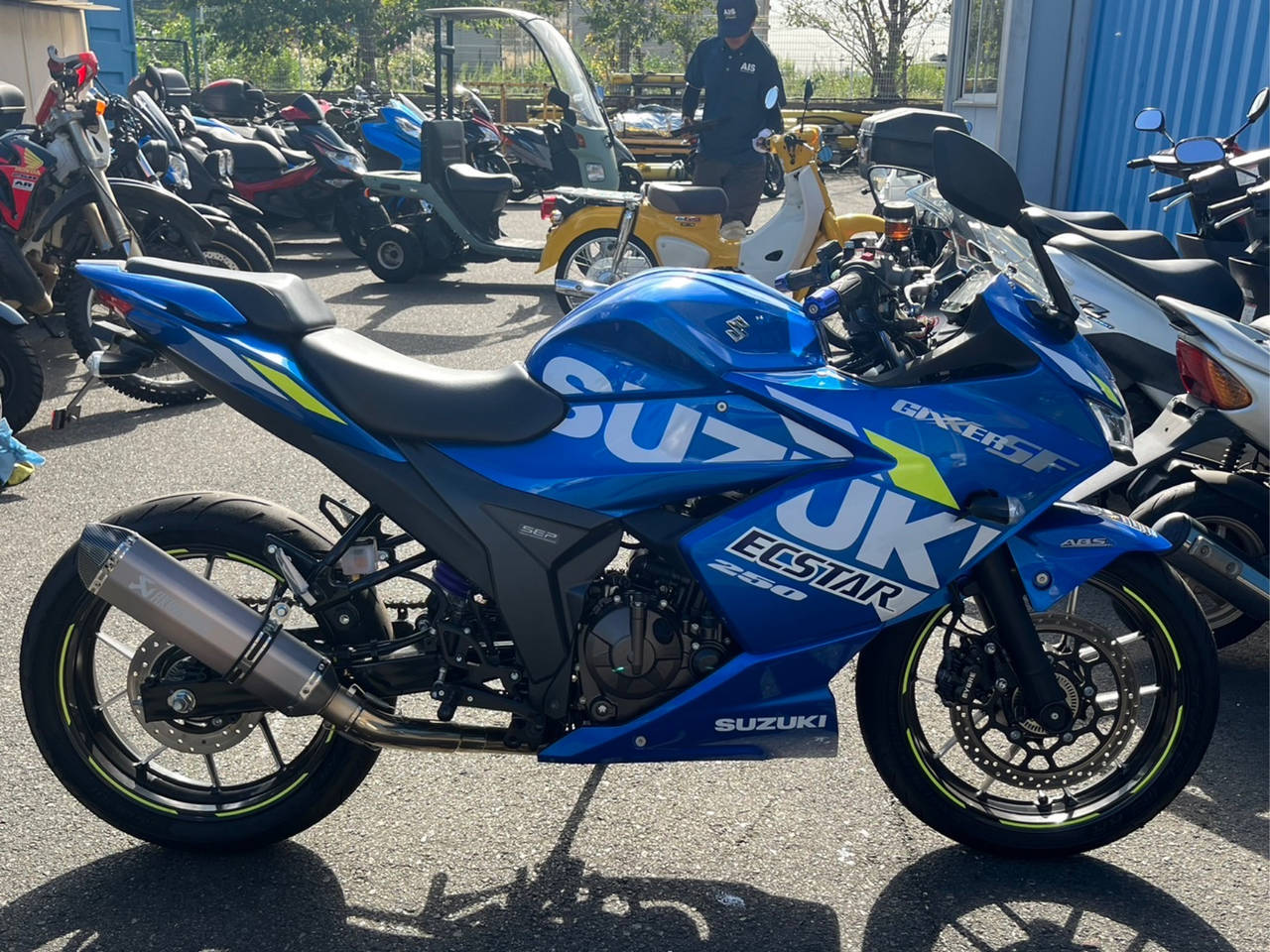 Suzuki GIXXER250SF