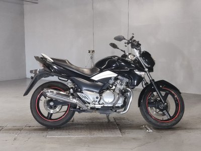 Suzuki GSR250