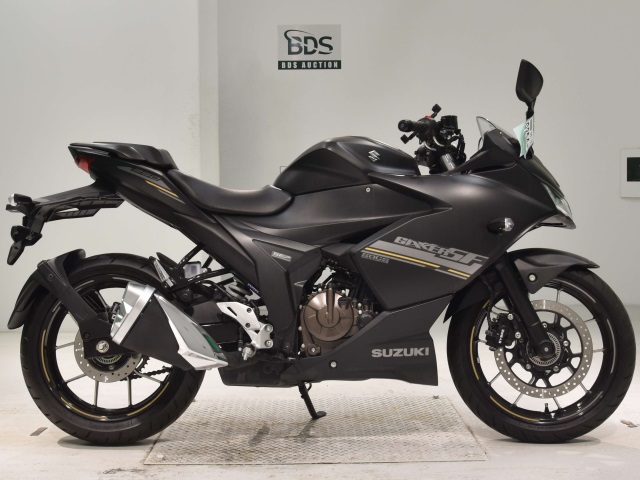 Suzuki GIXXER250SF