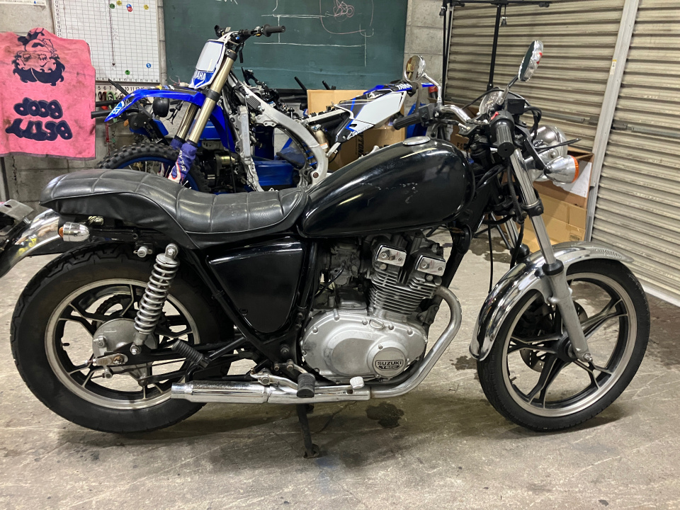 Suzuki GSX250 KATANA
