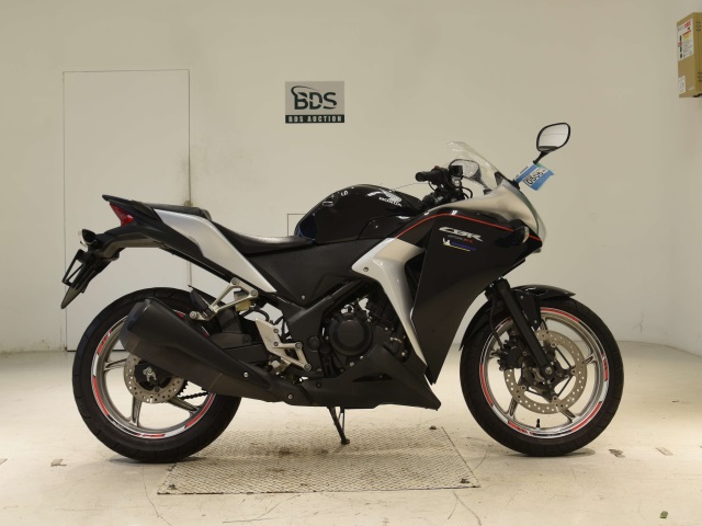 Honda CBR250R 2011