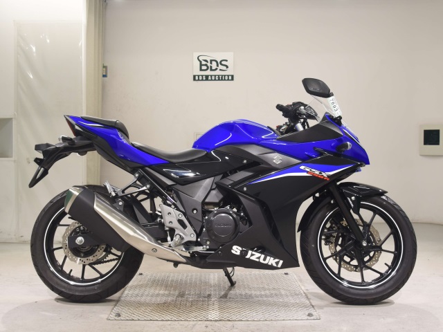 Suzuki GSX250RA