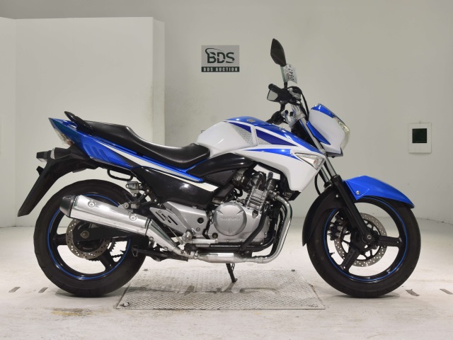 Suzuki GSR250
