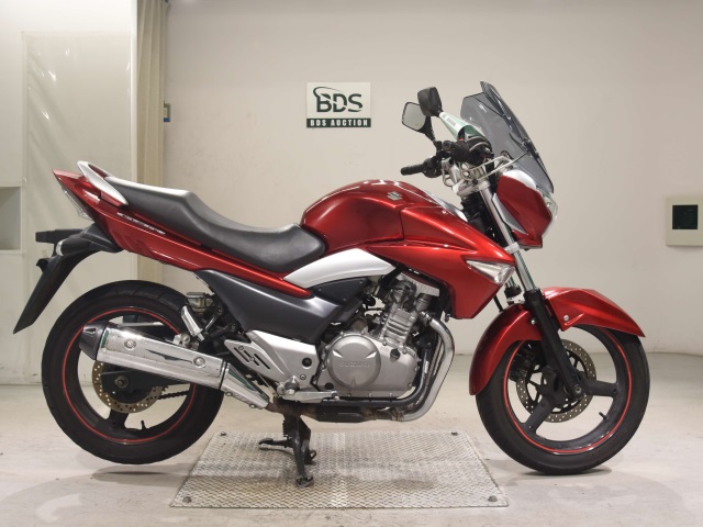 Suzuki GSR250