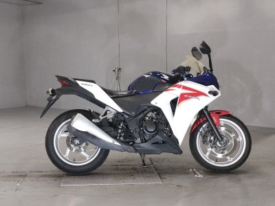 Honda CBR250R 2011