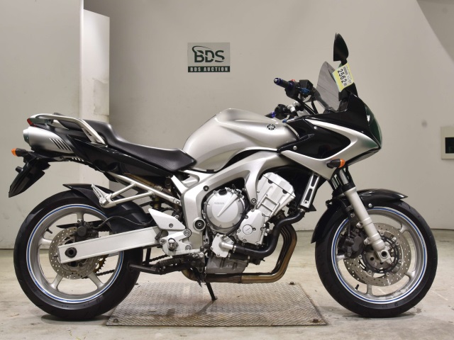 Yamaha FZ6 FAZER 2005